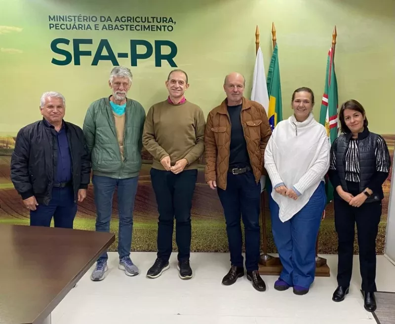 Reunião debate fortalecimento da cadeia leiteira no Paraná