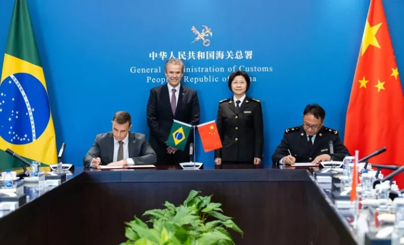 Brasil e China reforçam parceria no agronegócio durante reunião em Pequim